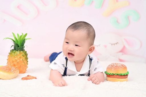 泸州宝宝在妈妈肚子里